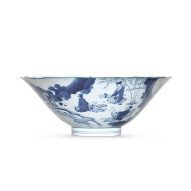 View full screen - View 1 of Lot 9. A blue and white 'scholars and attendants' bowl, Mark and period of Kangxi | 清康熙 青花人物故事圖花口盌 《大清康熙年製》款.