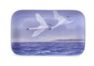 View full screen - View 1 of Lot 271. A ROYAL COPENHAGEN RECTANGULAR TRAY, EARLY 20TH CENTURY.