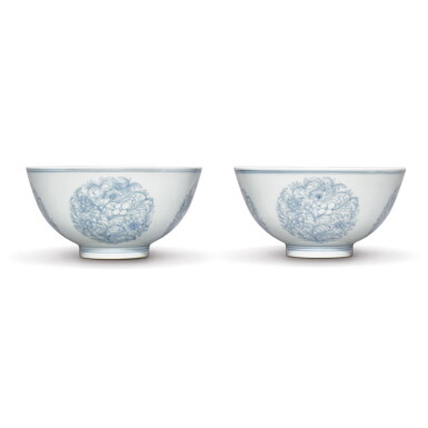 View full screen - View 1 of Lot 547. A PAIR OF FINE BLUE AND WHITE 'FLORAL' MEDALLION BOWLS, YONGZHENG MARKS AND PERIOD.