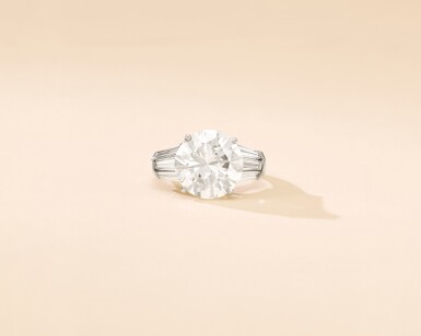 View full screen - View 1 of Lot 147. Diamond Ring.