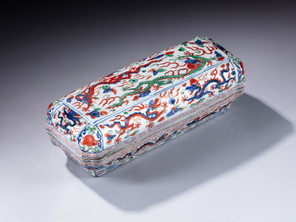 View full screen - View 1 of Lot 59. A wucai 'dragon' brush box and cover, Mark and period of Wanli.