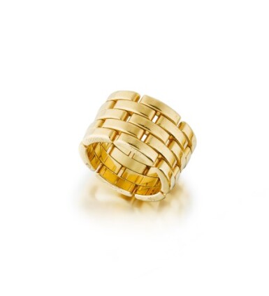 View full screen - View 1 of Lot 104. Cartier | Bague or, "Panthère" | Gold ring, 'Panthère'.