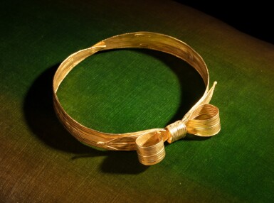 View full screen - View 1 of Lot 33. Collier Nœud.