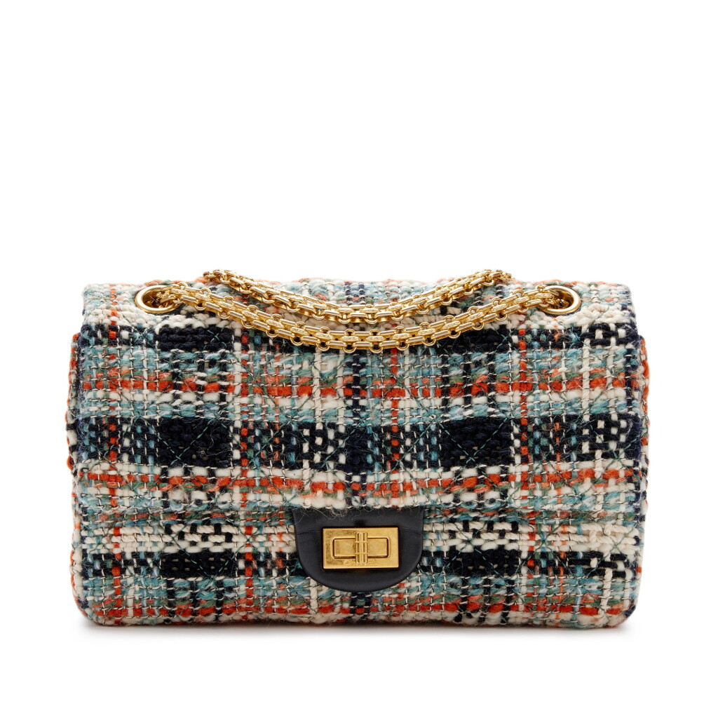 Voir en plein écran - Voir 1 du lot 222. Multicolor Quilted Tweed 2.55 Reissue 226 Double Flap Gold Hardware, 2015-2016.