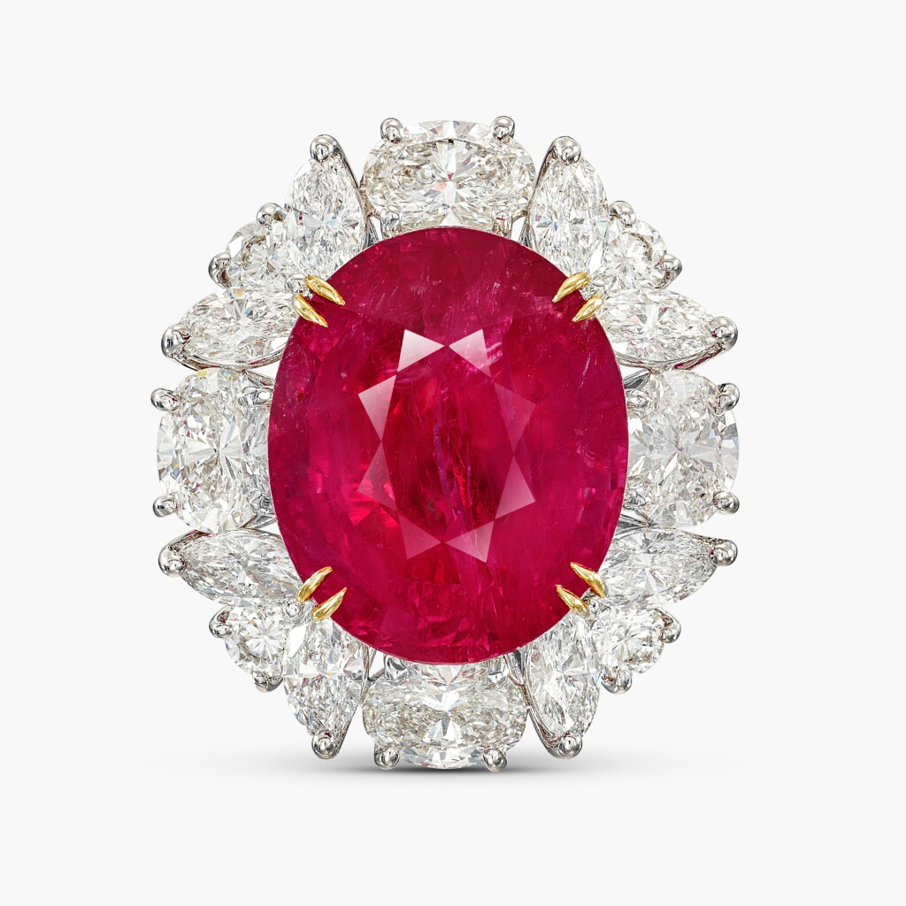 View full screen - View 1 of Lot 1628. Pink Sapphire and Diamond Ring | 15.21克拉 天然 未經加熱粉紅色剛玉 配 鑽石 戒指.