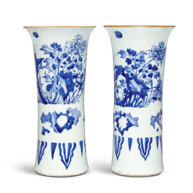 View full screen - View 1 of Lot 510. A pair of blue and white 'birds and flowers' beaker vases, Qing dynasty, Shunzhi period | 清順治 青花花鳥紋花觚一對.