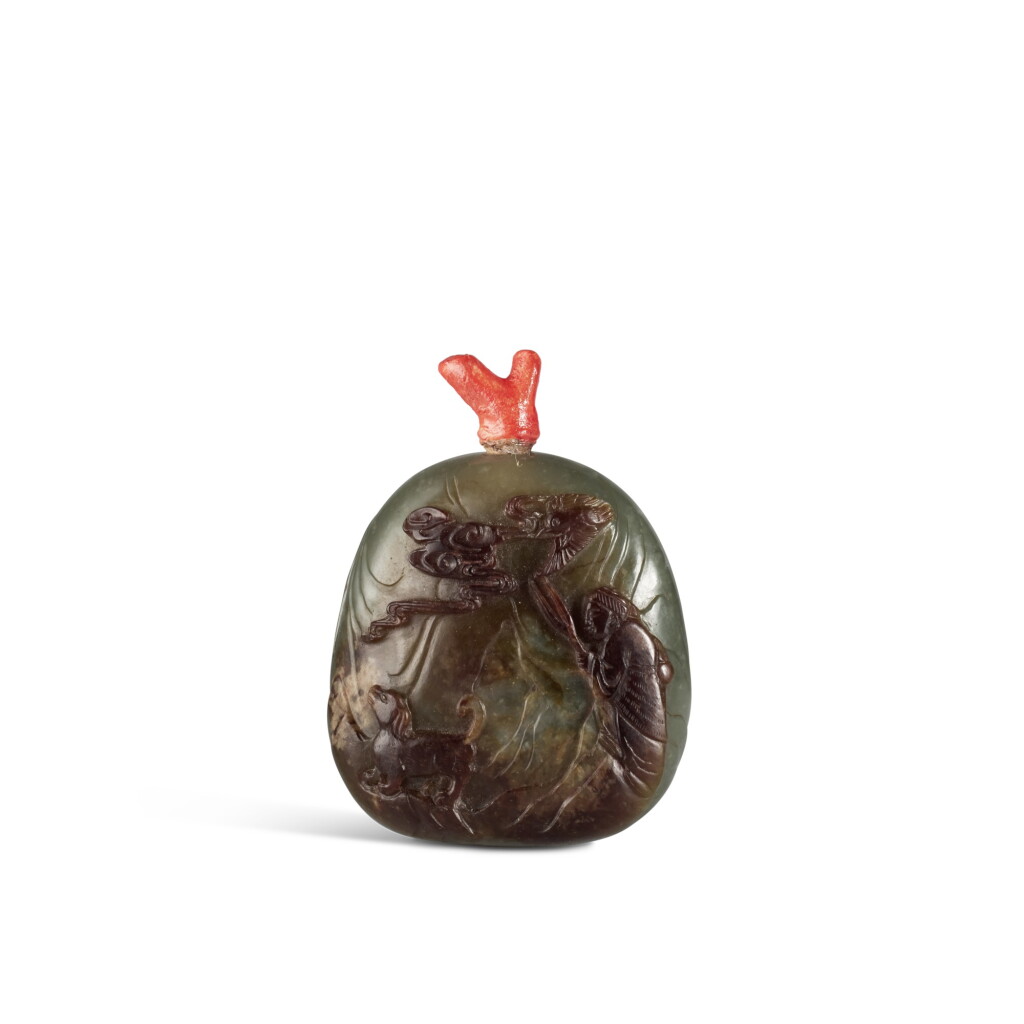 View full screen - View 1 of Lot 589. A green and russet jade 'hunting scene' snuff bottle, Qing dynasty, 19th century | 清十九世紀 青玉巧雕狩獵圖鼻煙壺.