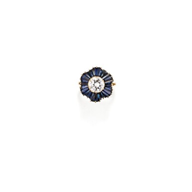 View full screen - View 1 of Lot 43. BAGUE DIAMANT ET SAPHIRS | DIAMOND AND SAPPHIRE RING.
