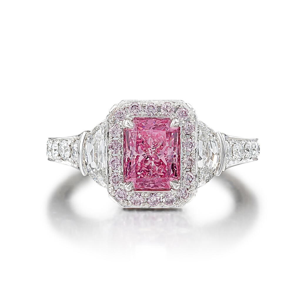 View full screen - View 1 of Lot 1393. CALLEIJA FANCY VIVID PURPLISH PINK DIAMOND AND DIAMOND RING | CALLEIJA | 1.26克拉 艷彩紫粉紅色 鑽石 配 鑽石 戒指.