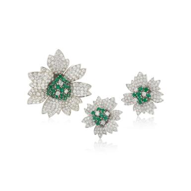 View full screen - View 1 of Lot 240. Emerald, and diamond ear clips and a brooch | (Spilla e orecchini in smeraldi e diamanti).