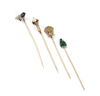 View full screen - View 1 of Lot 400. A set of four gold tie pins | Lot de quatre épingles à cravate en or.