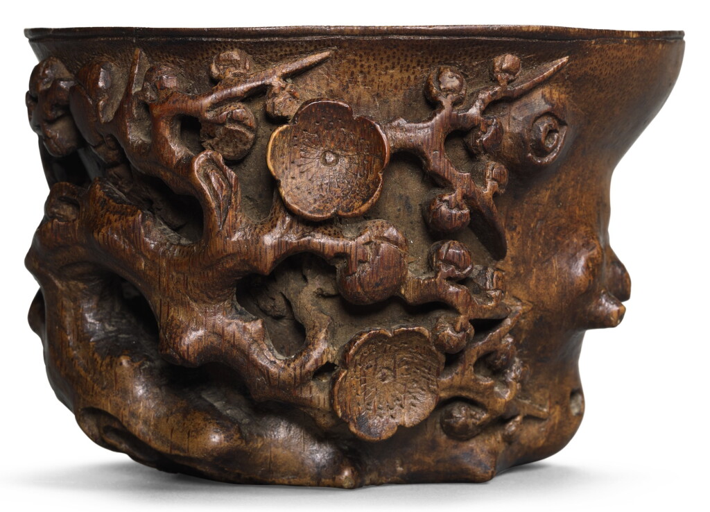 全萤幕检视 - 查看284A CARVED BAMBOO ’PRUNUS‘ LIBATION CUP 17TH CENTURY | 十七世紀 竹雕梅紋盃的1