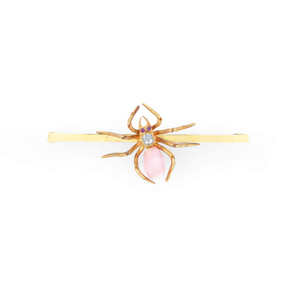 Voir en plein écran - Voir 1 du lot 57. BROCHE PERLE DE CONCHE, RUBIS ET DIAMANT | CONCH PEARL, RUBY AND DIAMOND BROOCH.