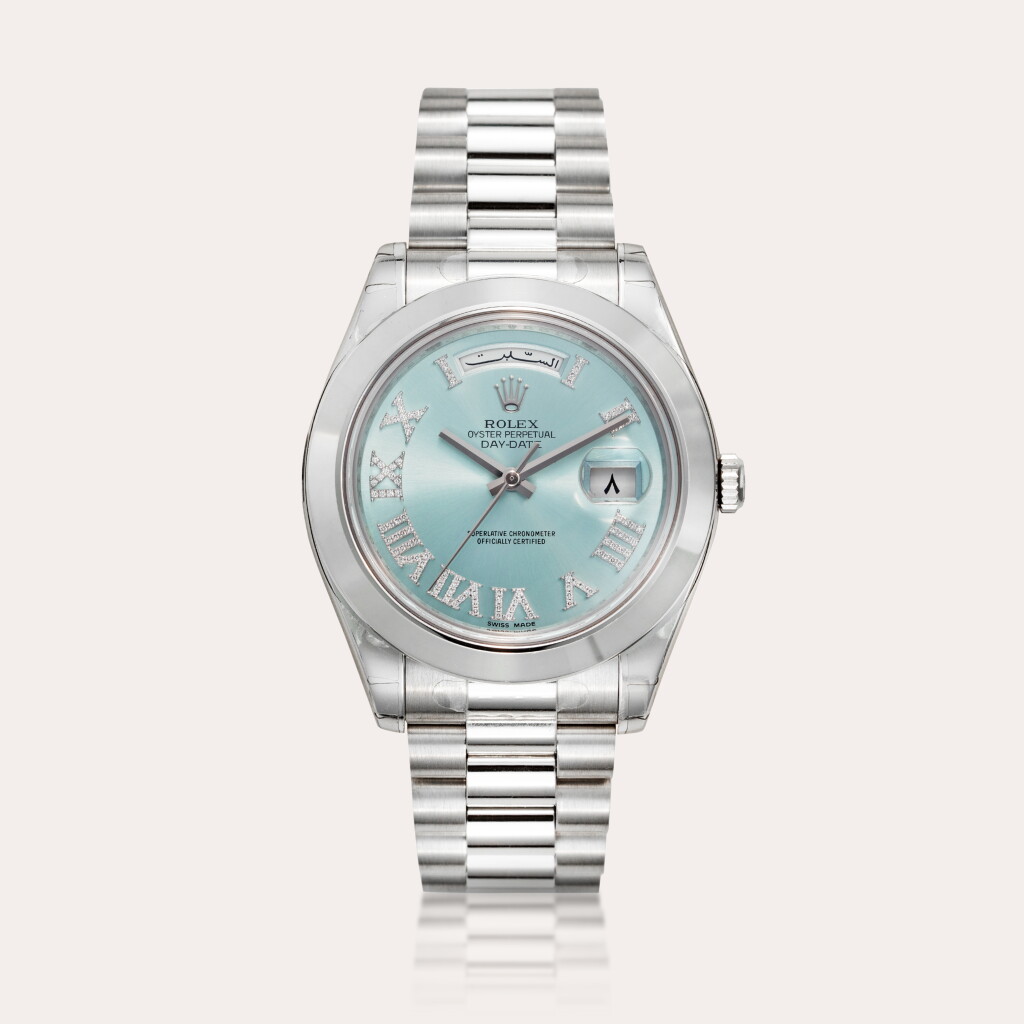 全萤幕检视 - 查看145Day-Date II ‘Royal Khanjar’, Reference 218206 | A platinum and diamond-set wristwatch with Arabic day, date and bracelet made for the Sultan of Oman | Circa 2012的1