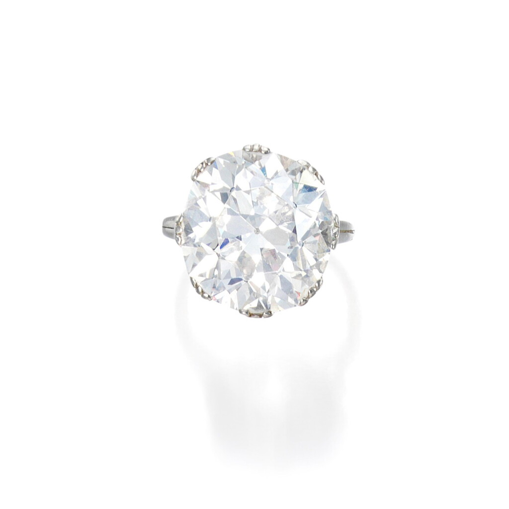 View full screen - View 1 of Lot 24. Diamond Ring.