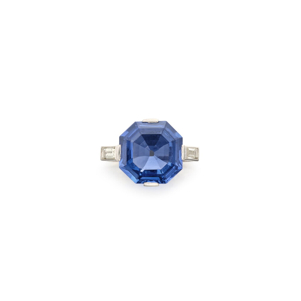 View full screen - View 1 of Lot 125. Sapphire and Diamond Ring 藍寶石配鑽石戒指.