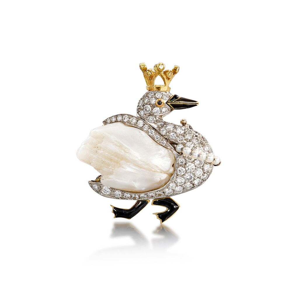 View full screen - View 1 of Lot 2912. Pearl, Enamel and Diamond Brooch | 珍珠 配 琺瑯彩 及 鑽石 胸針.