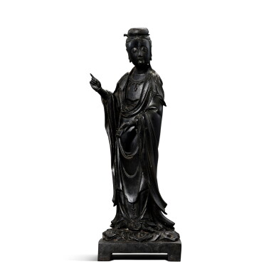 View full screen - View 1 of Lot 5632. A bronze figure of Guanyin, Late Ming - early Qing dynasty | 明末清初 銅觀音菩薩像 《蘇心宇製》款.
