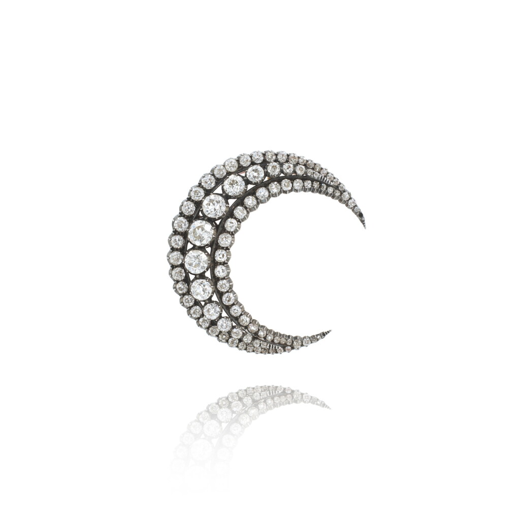View full screen - View 1 of Lot 871. Diamond brooch, late 19th Century.