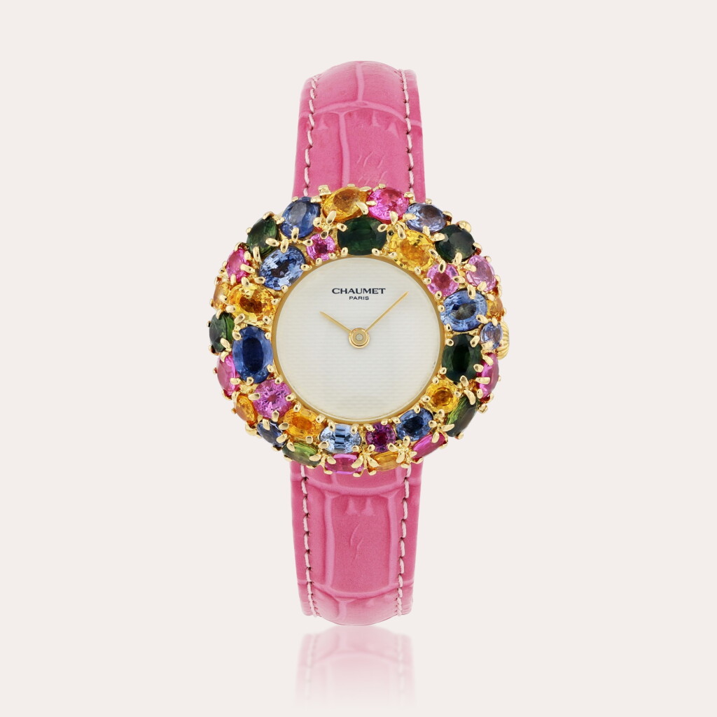 View full screen - View 1 of Lot 405. Montre bracelet en or jaune sertie de saphirs de différentes couleurs | Yellow gold and multi-colored sapphire-set wristwatch Vers 1995 | Circa 1995.