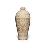 A 'Cizhou' sgraffiato 'floral' vase, Northern Song / Jin dynasty | 北宋 / 金 磁州窰系白釉剔纏枝花卉紋梅瓶