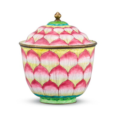 View full screen - View 1 of Lot 406. A Canton enamel 'lotus' bowl and cover Qing dynasty, 18th century | 清十八世紀 廣東銅胎畫琺瑯蓮瓣紋蓋盌 《春山秋水》款.