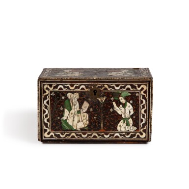 View full screen - View 1 of Lot 86. A miniature casket, India, Gujarat or Sindh, Mughal, early 17th century | Petit Cabinet à abattant en teck, bois exotiques, ivoire naturel et ivoire teinté, laiton et argent, Inde, Sind ou Gujarat, moghole, début du XVIIe siècle.