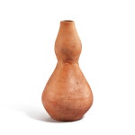 A red pottery double-gourd vase, Yangshao culture, Banpo phase, c. 4800-4300 B.C. 仰韶文化 半坡類型 紅陶葫蘆瓶