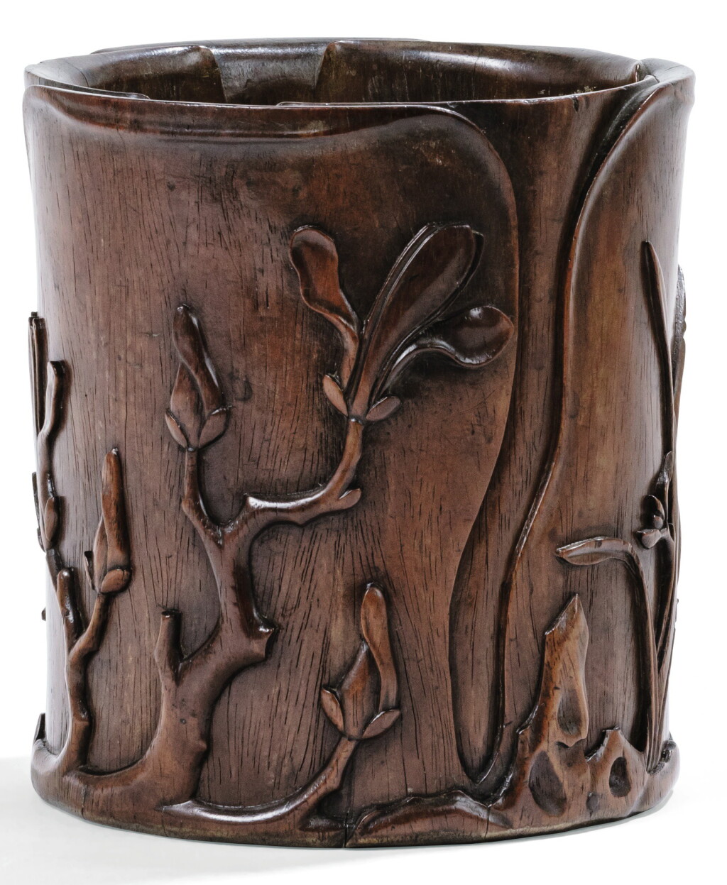 View full screen - View 1 of Lot 118. GRAND POT À PINCEAUX EN BOIS SCULPTÉ XVIIE-XVIIIE SIÈCLE | 十七至十八世紀 木雕花卉紋筆筒 | A large hardwood 'magnolia' brush pot, 17th/18th century.