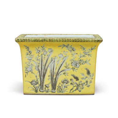 View full screen - View 1 of Lot 595. A yellow-ground grisaille-painted 'Tihedian' 'narcissus and lingzhi' rectangular jardinière, Qing dynasty, Guangxu period, circa 1885 | 清光緒 約1885年 黃地墨彩靈仙祝壽紋長方花盆 《體和殿製》款.