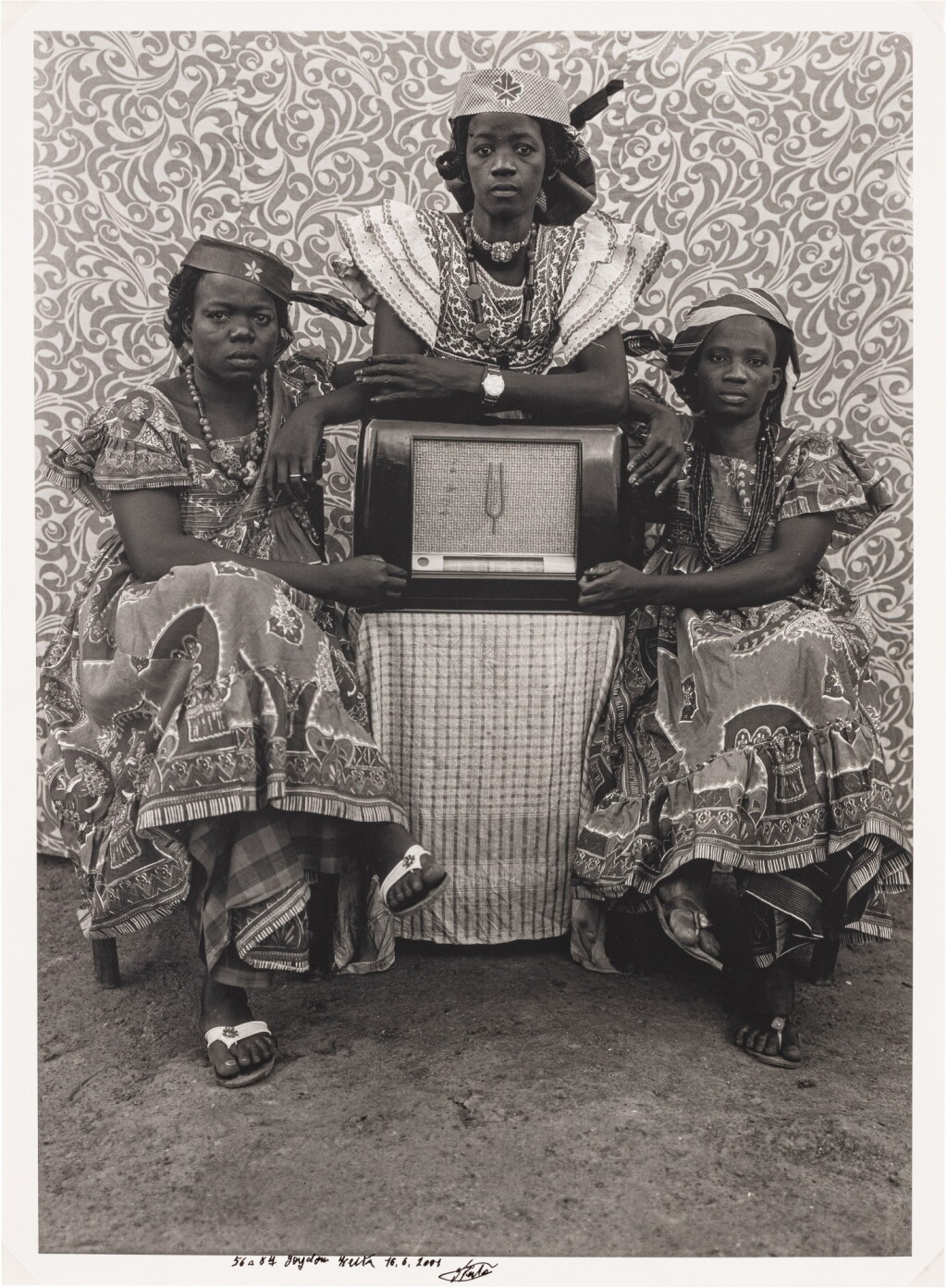 View full screen - View 1 of Lot 77. Portrait de femmes avec radio.