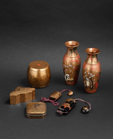 View full screen - View 1 of Lot 252. Groupe de sept objets en laque Japon, époque Edo - époque Meiji | 日本 江戶至明治時期 漆器一組七件 | A group of seven lacquerwares, Japan, Edo - Meiji period.