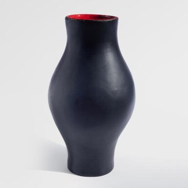 View full screen - View 1 of Lot 792. Vase.