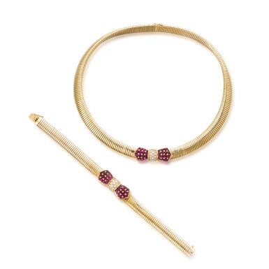 View full screen - View 1 of Lot 181. Demi-parure or, rubis et diamant | Gold, ruby and diamond demi-parure.