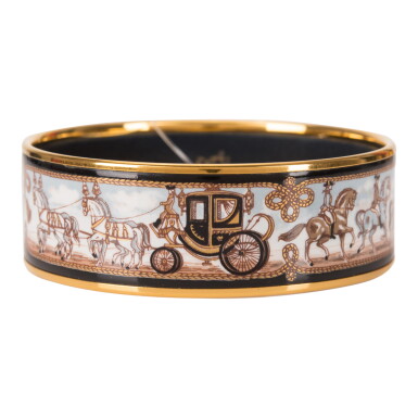 View full screen - View 1 of Lot 114. HERMÈS | "HORSE AND CARRIAGE" WIDE PRINTED ENAMEL BRACELET WITH GOLD PLATED HARDWARE SIZE GM (65).