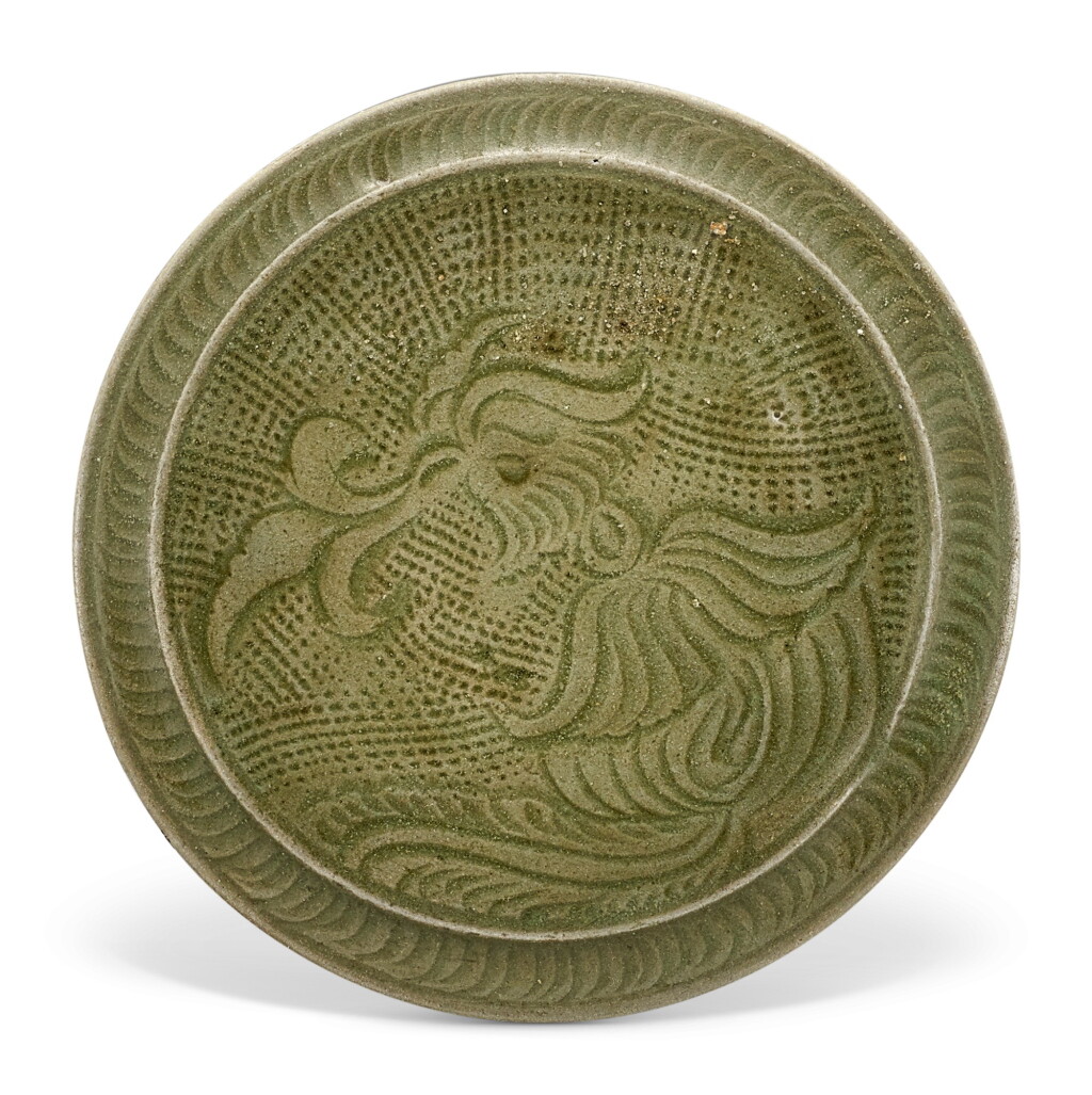 View full screen - View 1 of Lot 312. A LONGQUAN CELADON 'PHOENIX' BOX AND COVER NORTHERN SONG DYNASTY | 北宋 龍泉青釉飛鳳蓋盒.