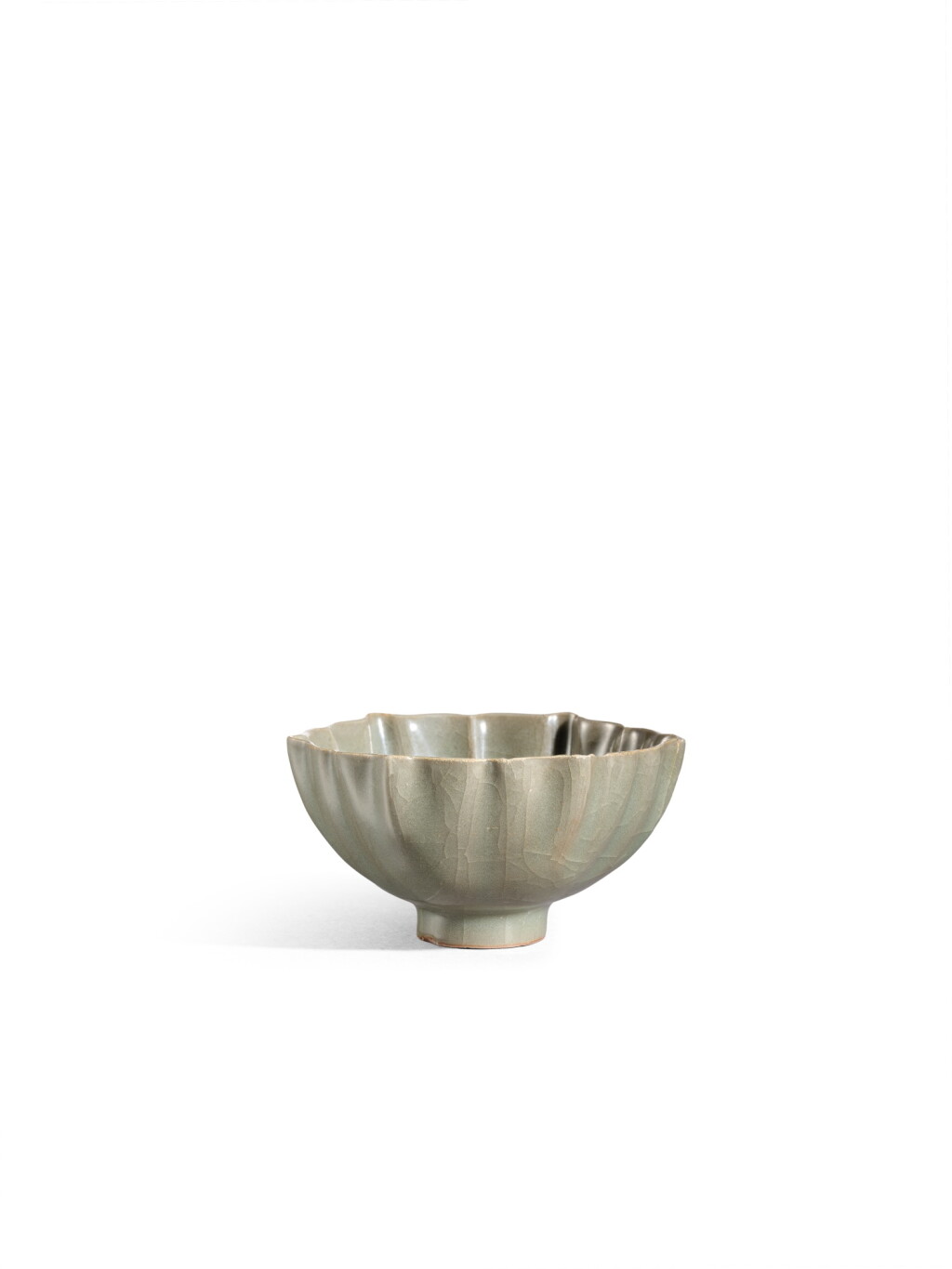 View full screen - View 1 of Lot 8042. The Riesco bowl, An important and very rare small official black-bodied celadon-glazed lobed bowl, Southern Song dynasty | 南宋 黑胎青瓷花口小盌 .