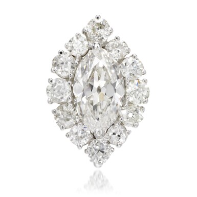 View full screen - View 1 of Lot 4. Diamond clasp.