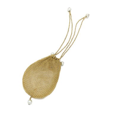 View full screen - View 1 of Lot 807. Gold and pearl evening bag, early 20th century.