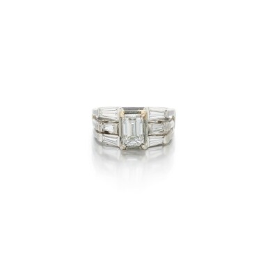 View full screen - View 1 of Lot 26. Diamond ring (Anello in diamanti).