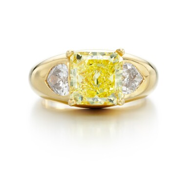 View full screen - View 1 of Lot 237. GRAFF | FANCY VIVID YELLOW DIAMOND AND DIAMOND RING.
