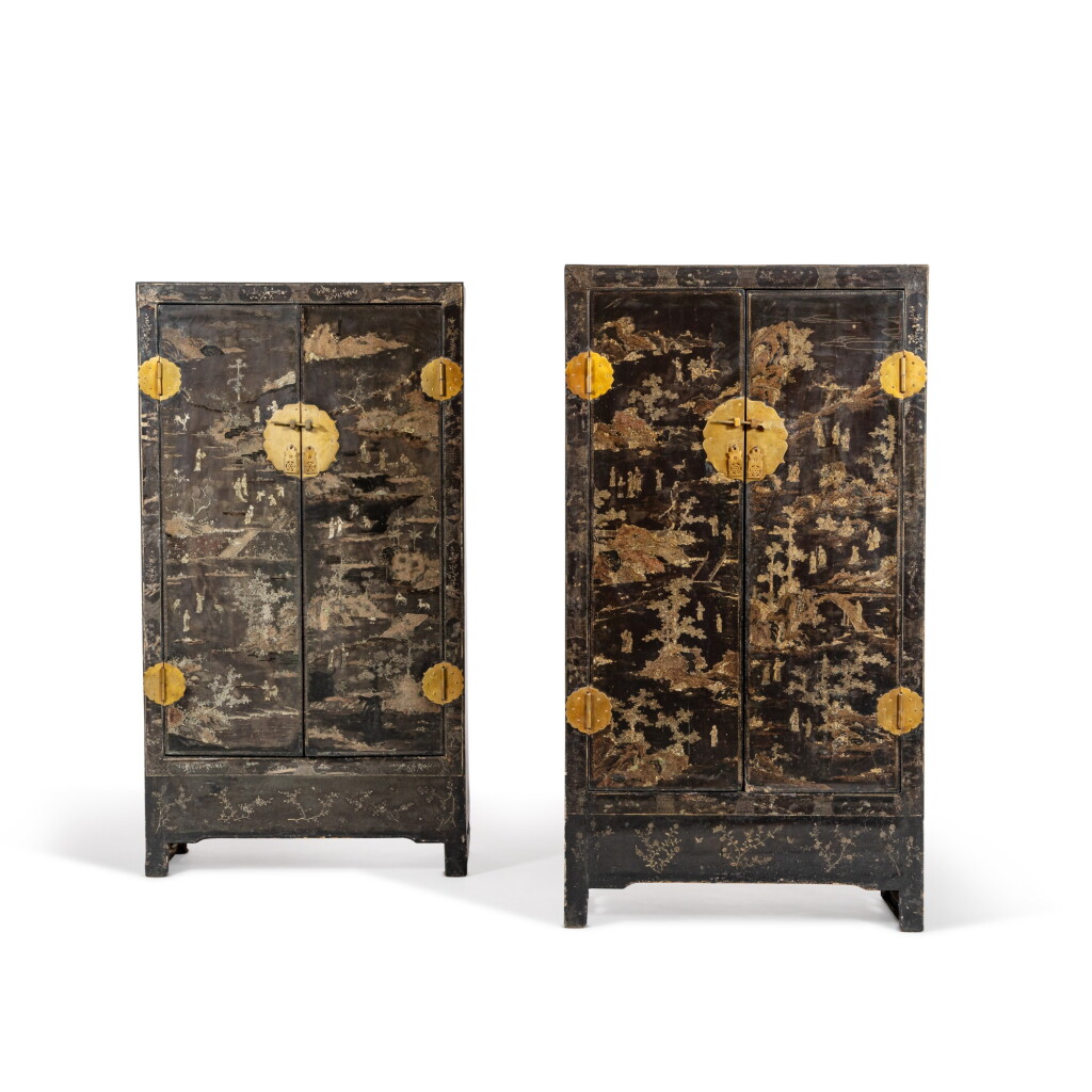 View full screen - View 1 of Lot 75. A rare pair of mother-of-pearl inlaid lacquer cabinets, Qing dynasty, Kangxi period | 清康熙 黑漆嵌螺鈿方角櫃.