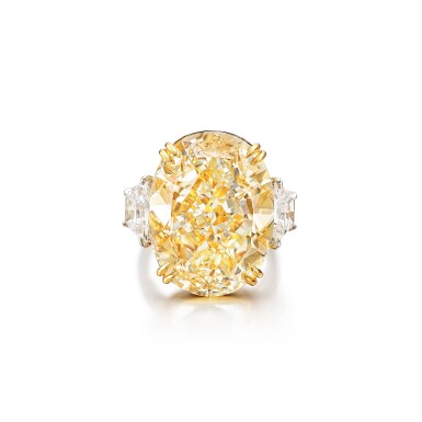 View full screen - View 1 of Lot 294. Fancy Yellow Diamond and Diamond Ring | 33.03克拉 彩黃色 鑽石 配 鑽石 戒指.