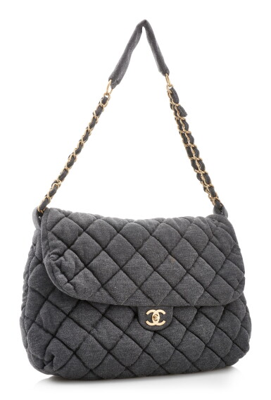 View full screen - View 1 of Lot 65. GREY WOOL FABRIC WITH GOLD-TONE METAL CLASSIC SHOULDER BAG, CHANEL.