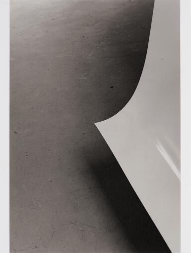 全萤幕检视 - 查看2Paper Drop (white) b的1