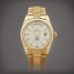 Day-Date 'Khanjar', reference 1807 Montre bracelet en or jaune avec cadran Khanjar, jour et date | Yellow gold wristwatch with Khanjar dial, day, date and bracelet Vers 1974 | Circa 1974