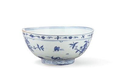 View full screen - View 1 of Lot 375. A large blue and white 'rabbit' bowl, China, late Ming Dynasty, 16th-17th century.