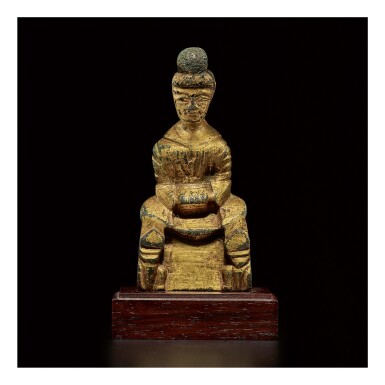 View full screen - View 1 of Lot 587. A SMALL GILT-BRONZE FIGURE OF BUDDHA, SIXTEEN KINGDOMS PERIOD.
