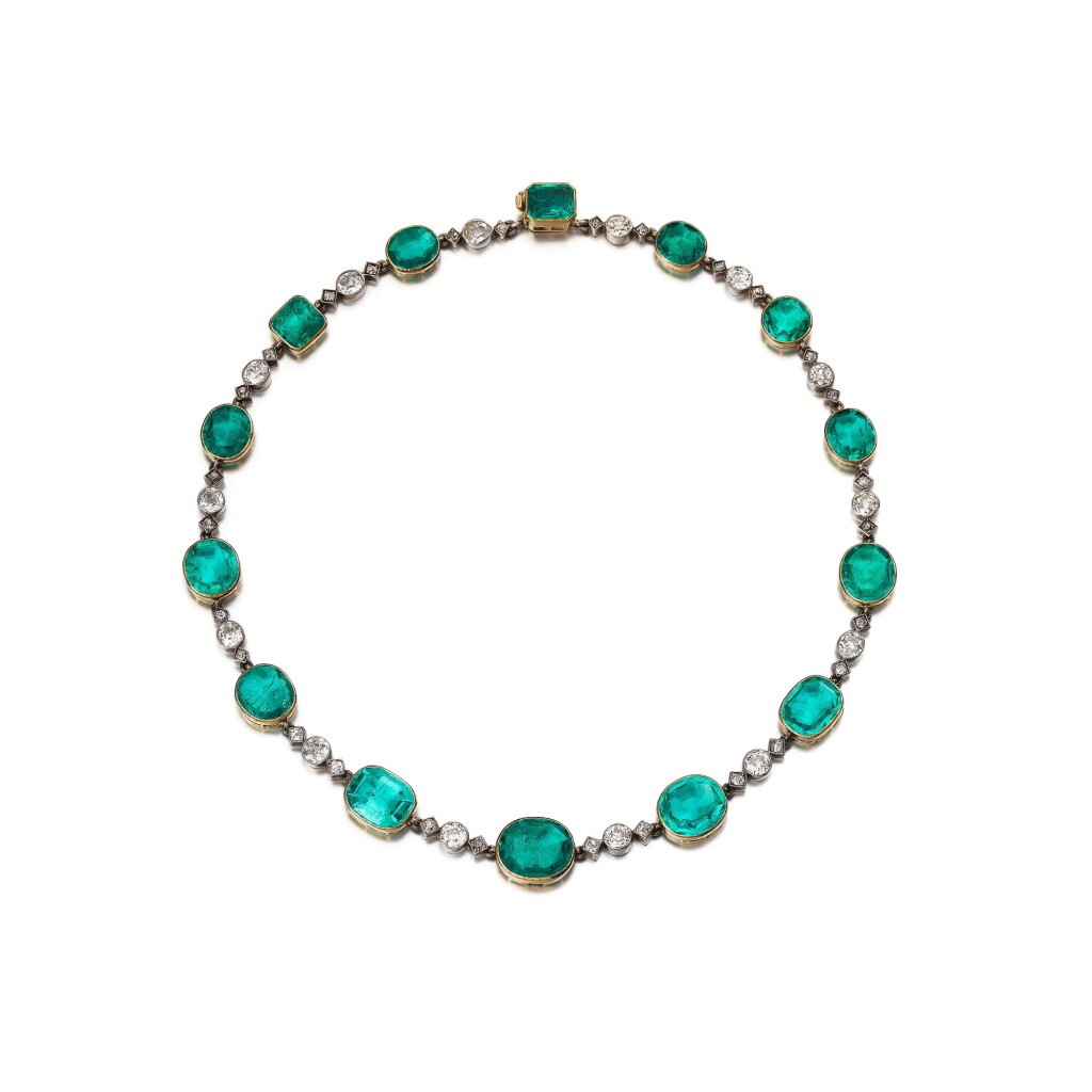 View full screen - View 1 of Lot 78. Collier émeraudes et diamants | Emerald and diamond necklace.