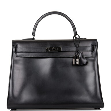 View full screen - View 1 of Lot 46. HERMÈS | SO BLACK RETOURNE KELLY 35CM OF BOX LEATHER WITH BLACK PVD HARDWARE.